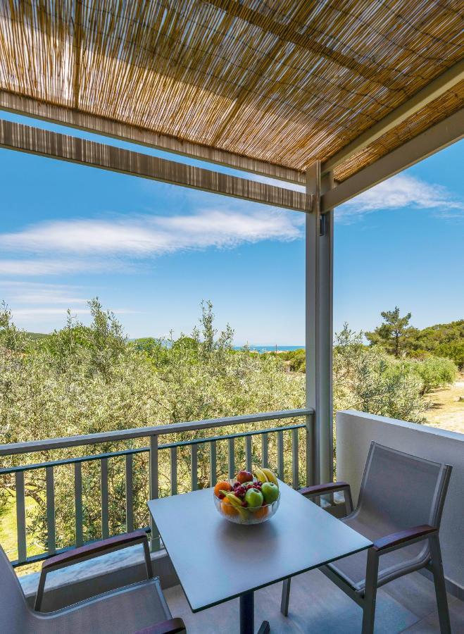 Dionysus Apartments & Suites Ierissos Exterior foto